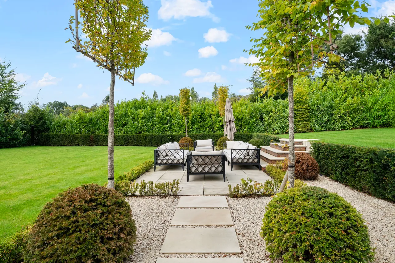 Moles Hill, Oxshott, KT22, photo 21