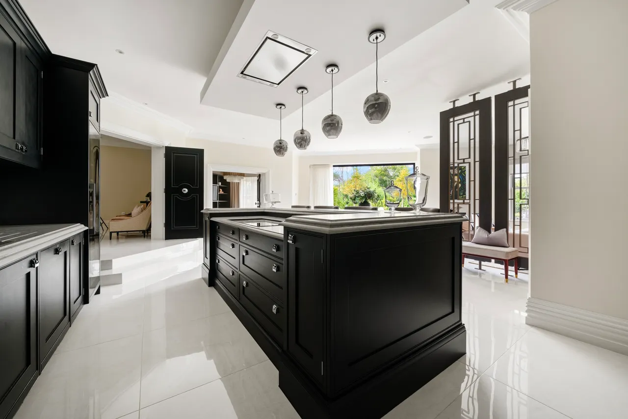 Moles Hill, Oxshott, KT22, photo 8