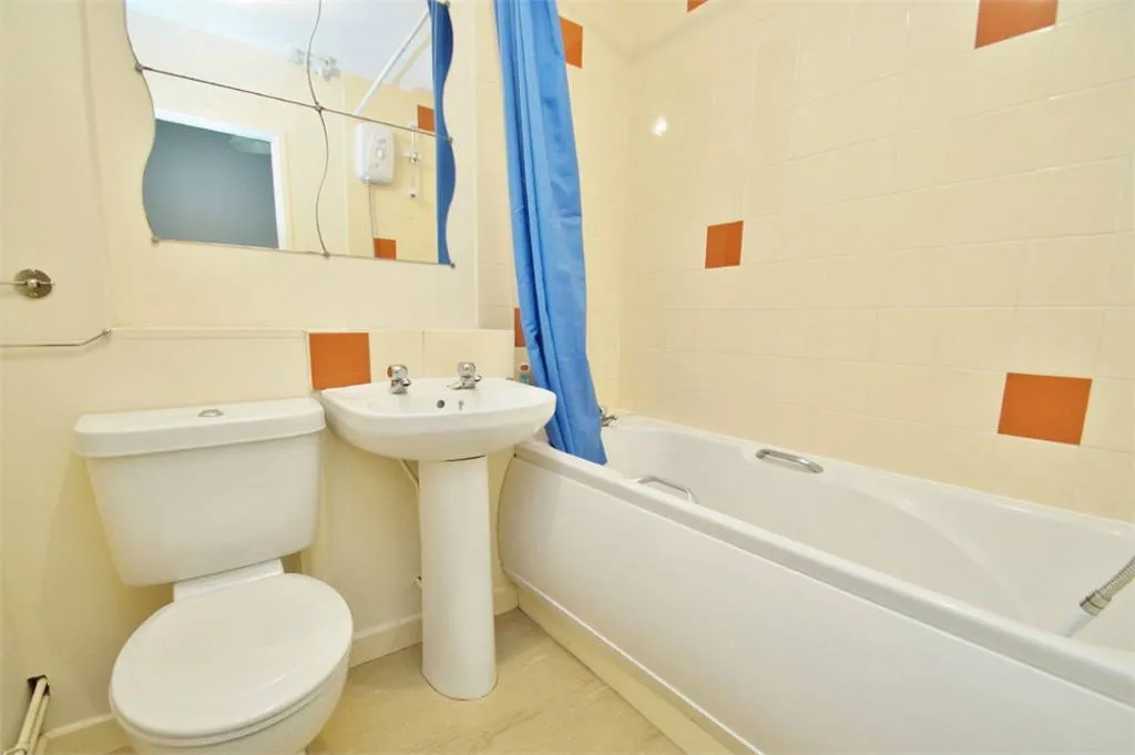 Harvon Garth, Cambridge Street, Rugby, Warwickshire, CV21 3FH, photo 5