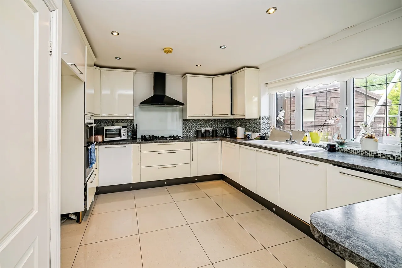 Alvista Avenue, Taplow, Maidenhead, photo 3