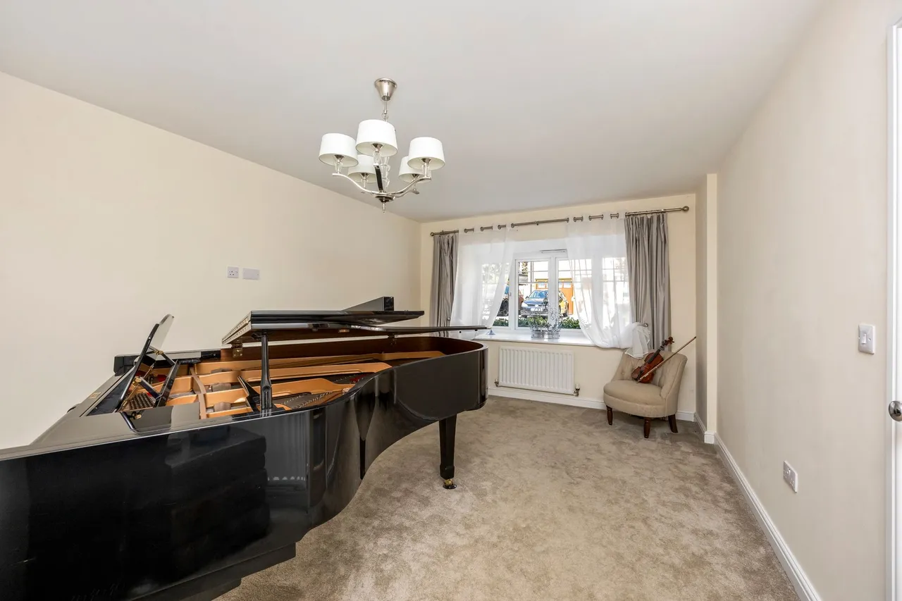 Firs Close, Horsham, RH12, photo 9