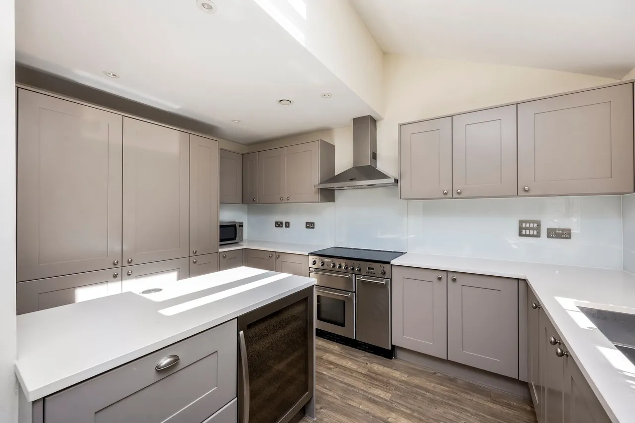 Firs Close, Horsham, RH12, photo 5