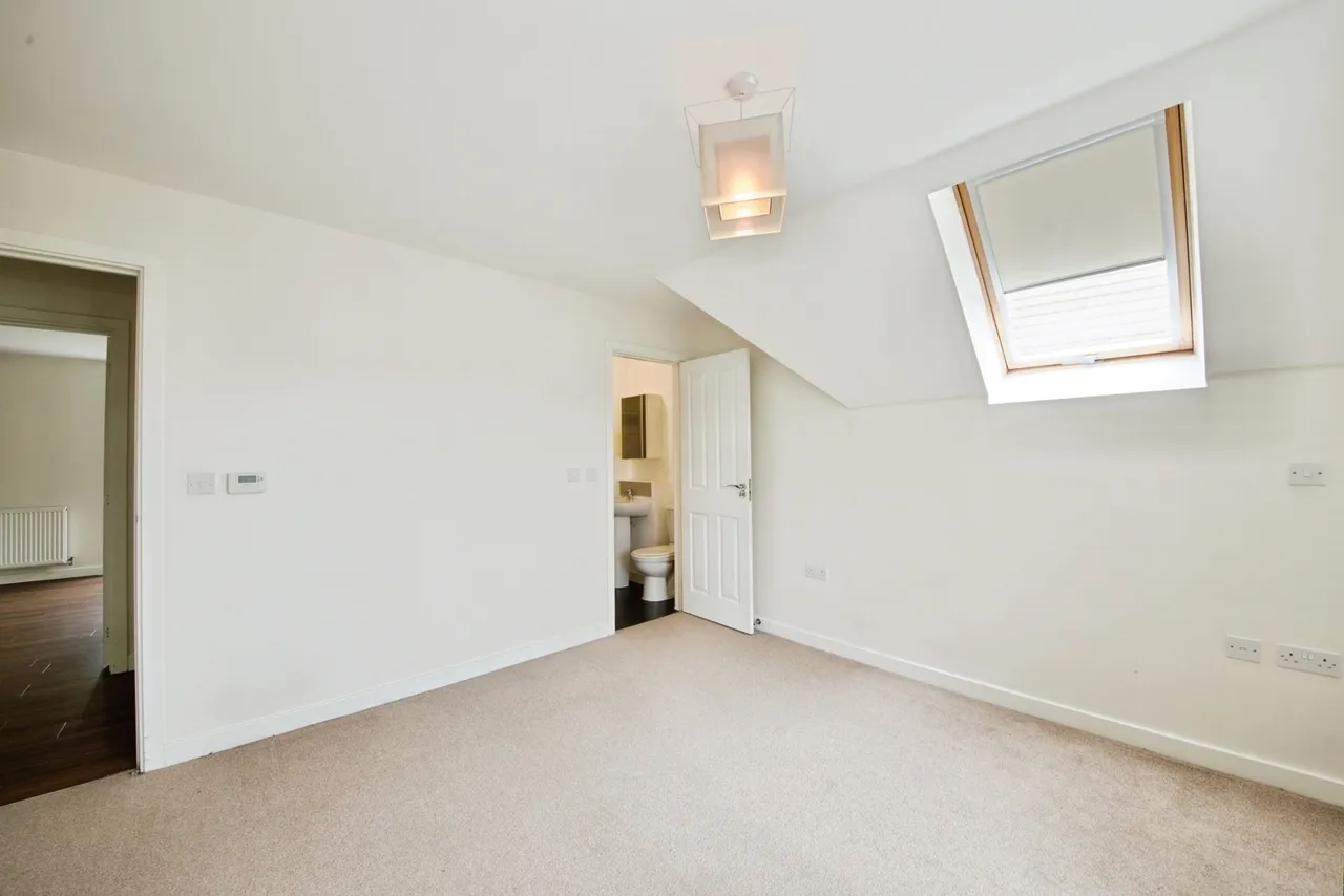 Brick Kiln Road, ROMFORD, Essex, RM3, photo 8