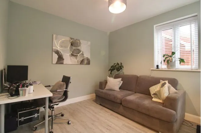 Chamomile Close, Horam, TN21, photo 9