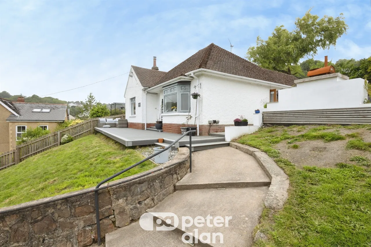 2 bed house for sale, Viaduct Road, Pontypool, NP4