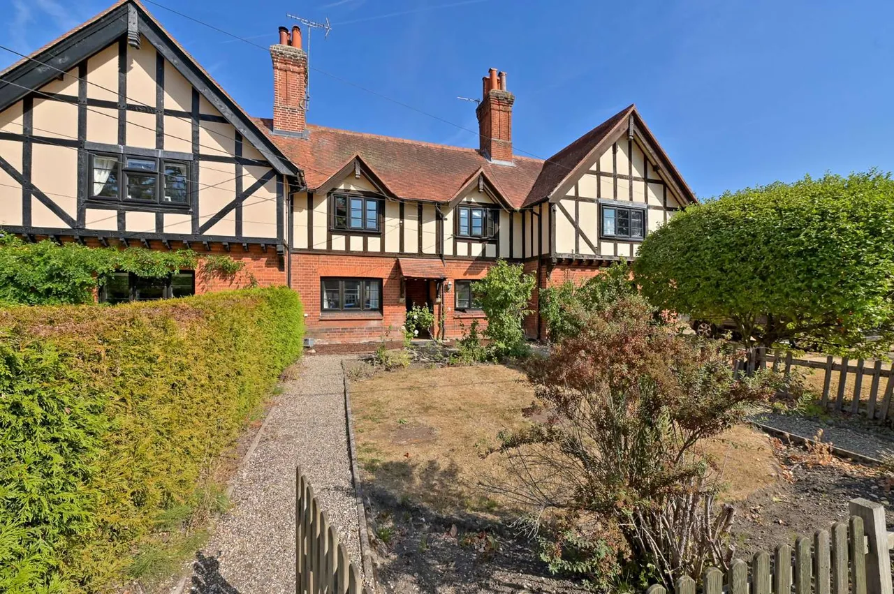 1 bed house to rent, Warbrook Lane, Eversley, RG27