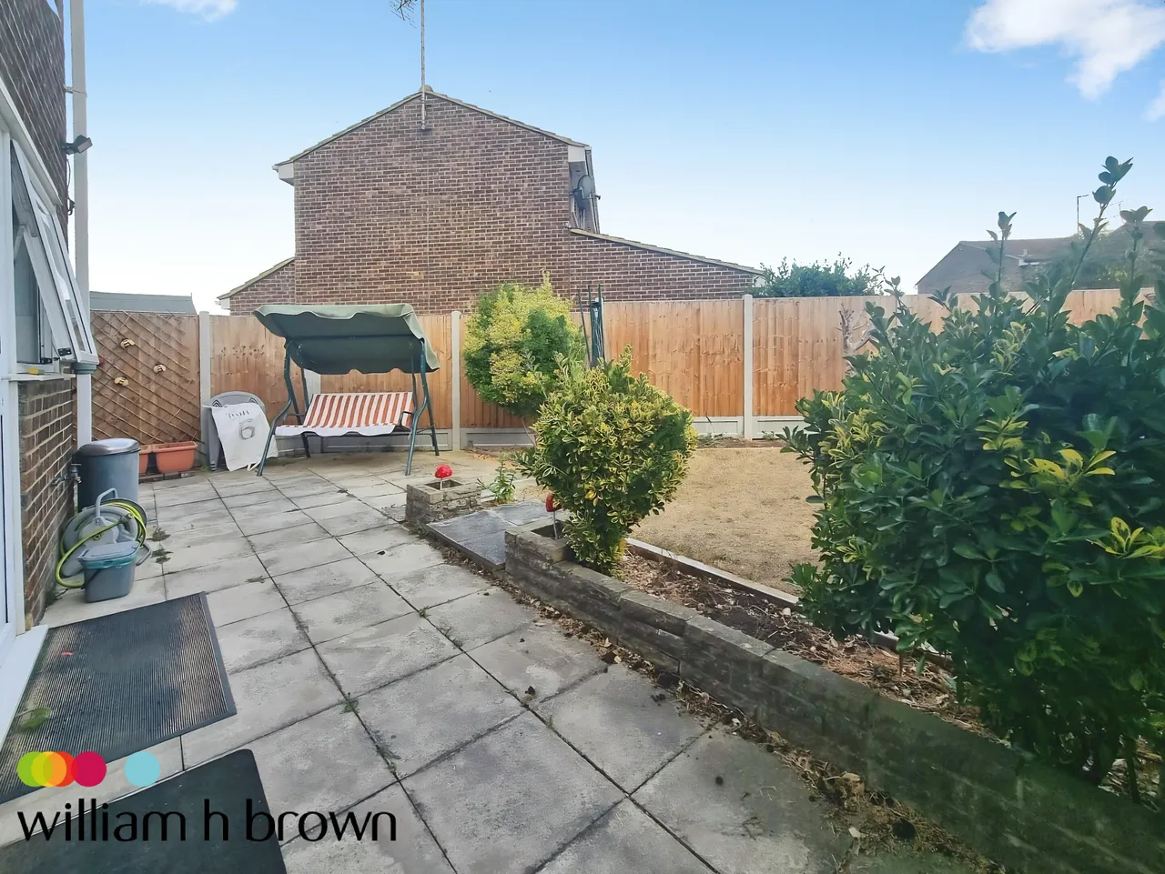 3 bed house to rent — Camellia Close, CHELMSFORD