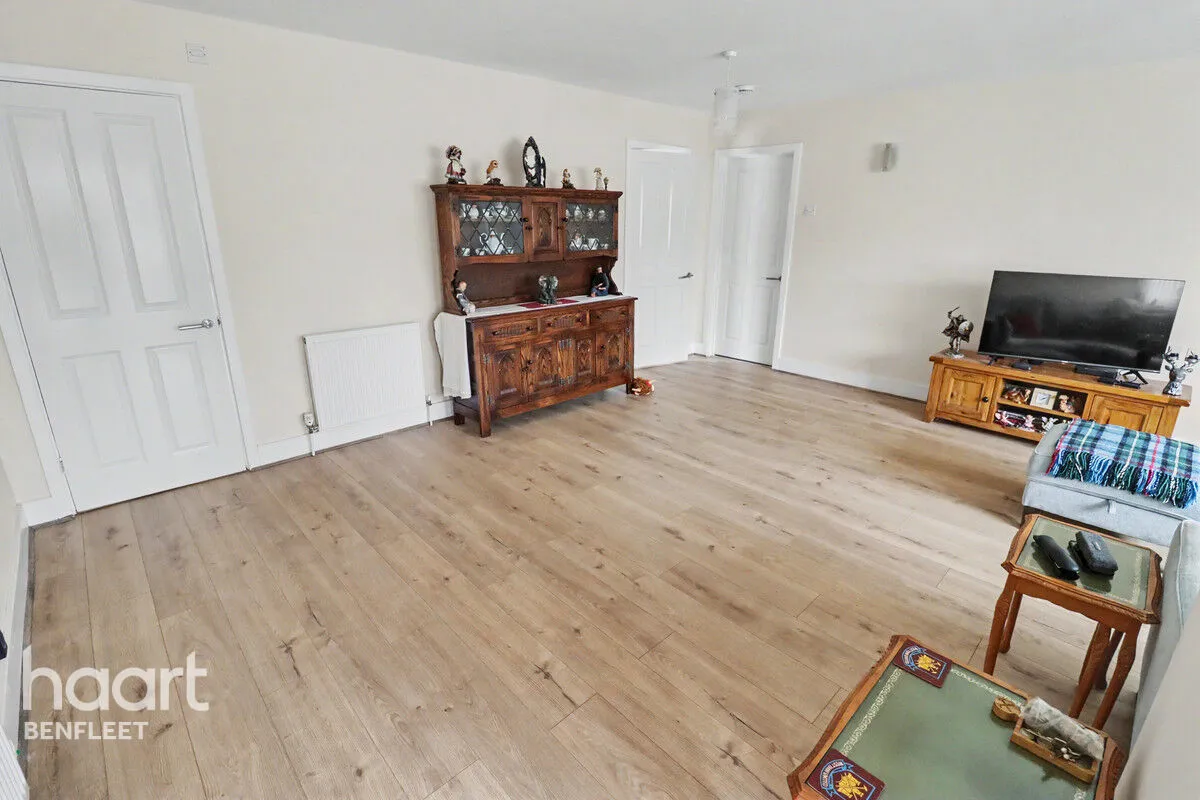 Gainsborough Avenue, Canvey Island, SS8, photo 2
