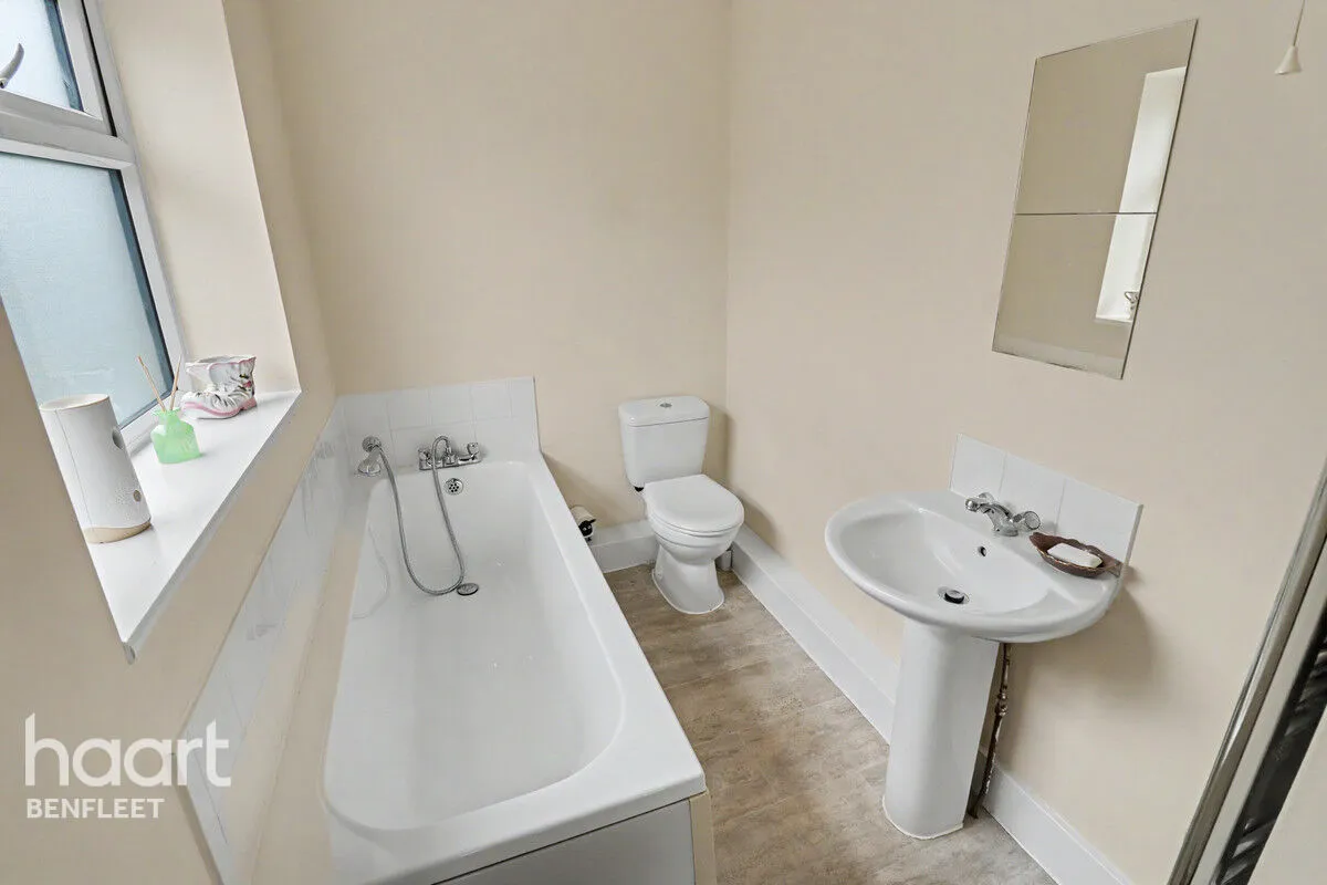 Gainsborough Avenue, Canvey Island, SS8, photo 9