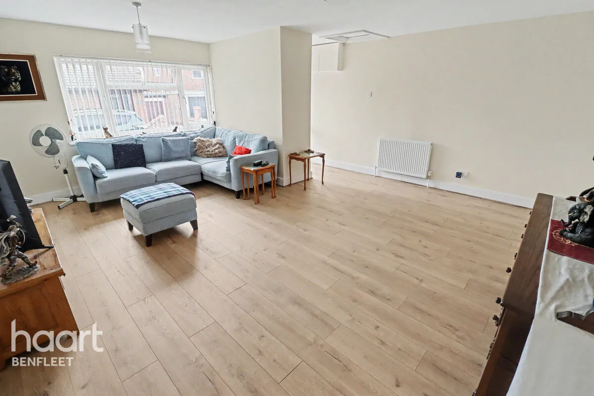 Gainsborough Avenue, Canvey Island, SS8, photo 4