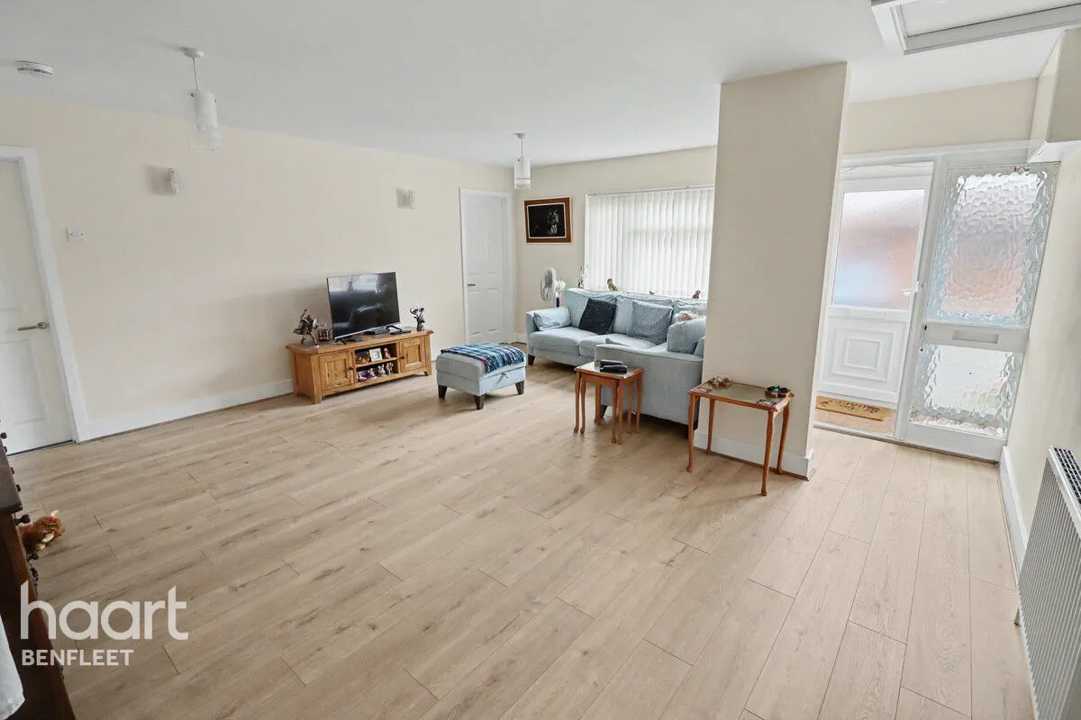 Gainsborough Avenue, Canvey Island, SS8, photo 3