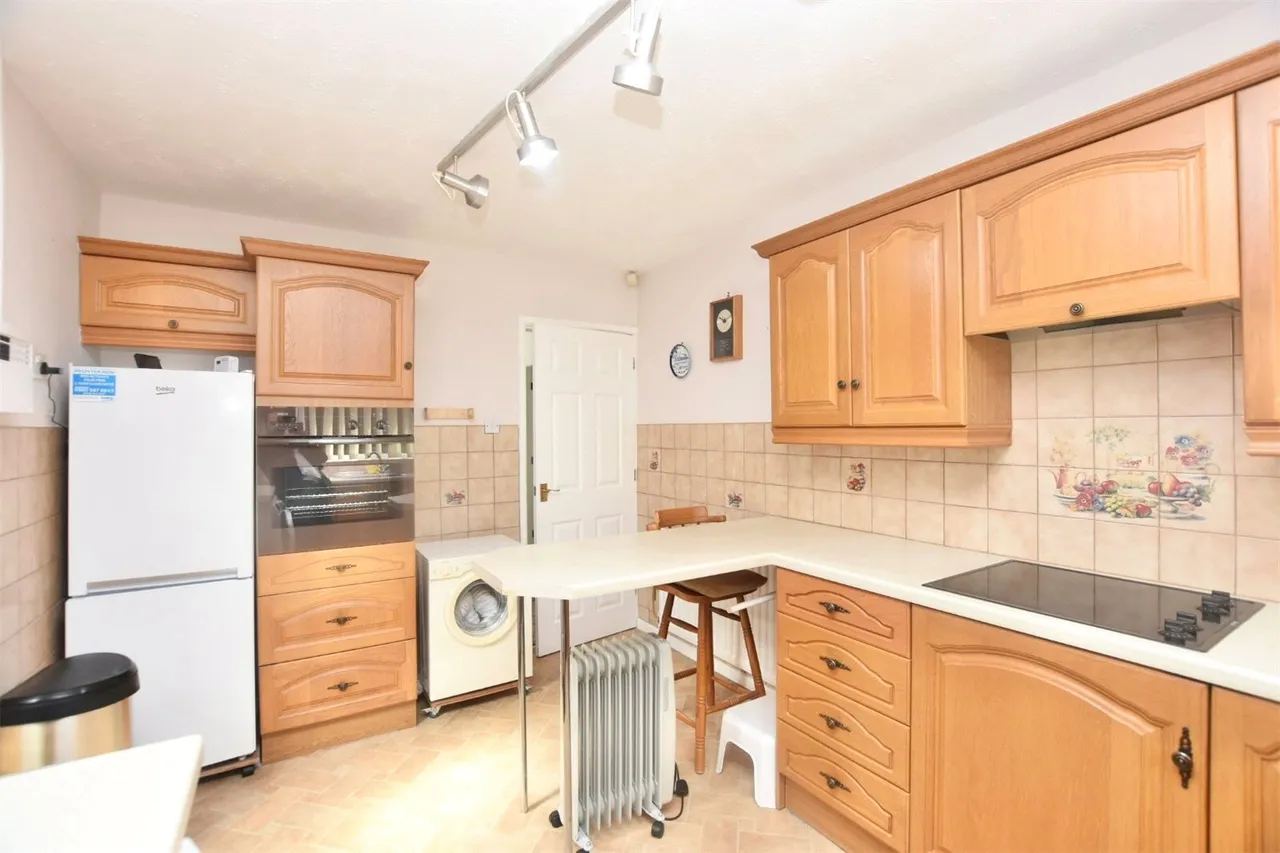 Alberta Close, Blackburn, Lancashire, BB2, photo 4