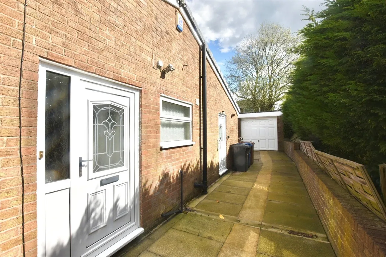 Alberta Close, Blackburn, Lancashire, BB2, photo 12