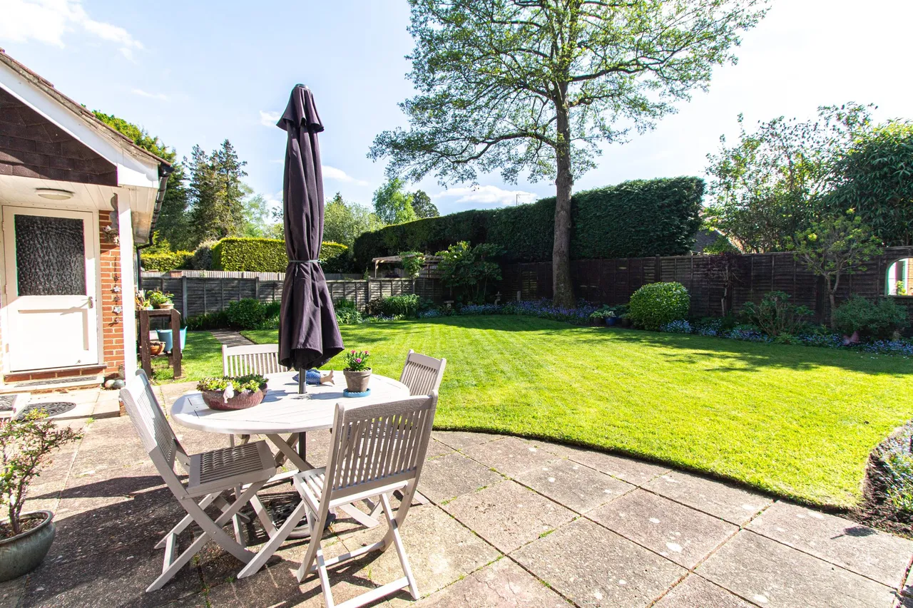 Southby Drive, Fleet, GU51 3BE, photo 2