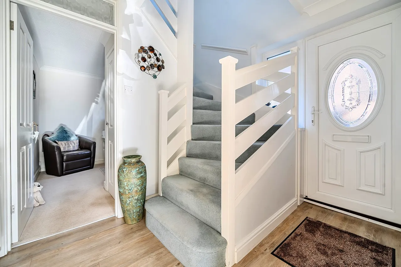 Southby Drive, Fleet, GU51 3BE, photo 11