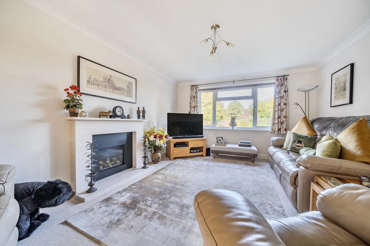 Southby Drive, Fleet, GU51 3BE, photo 4