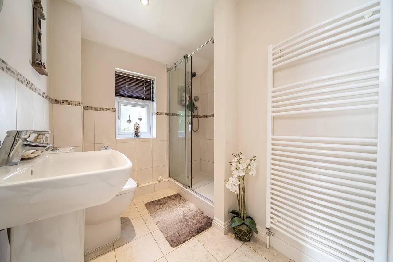 Southby Drive, Fleet, GU51 3BE, photo 17