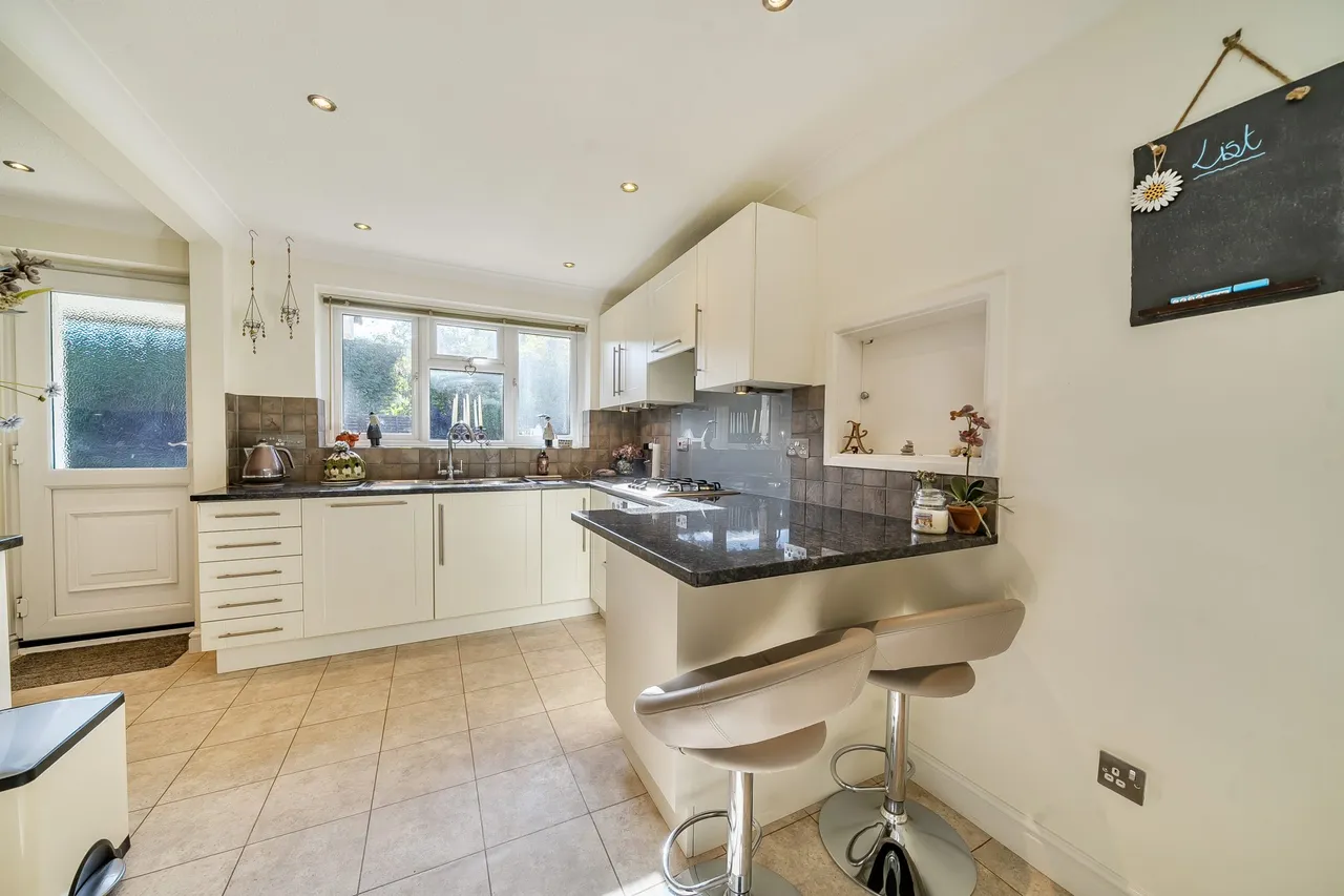 Southby Drive, Fleet, GU51 3BE, photo 3