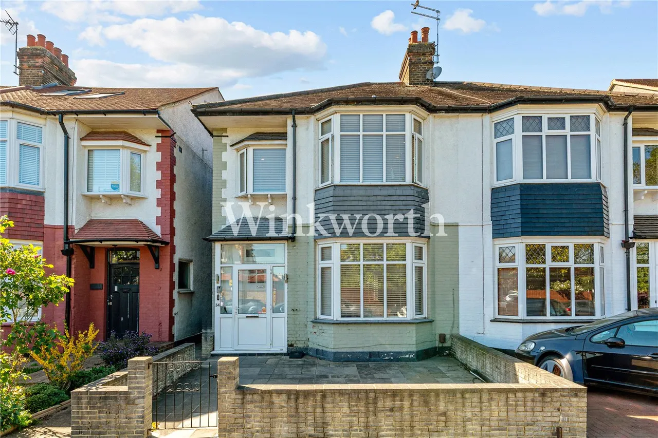Lynbridge Gardens, London, N13, photo 2