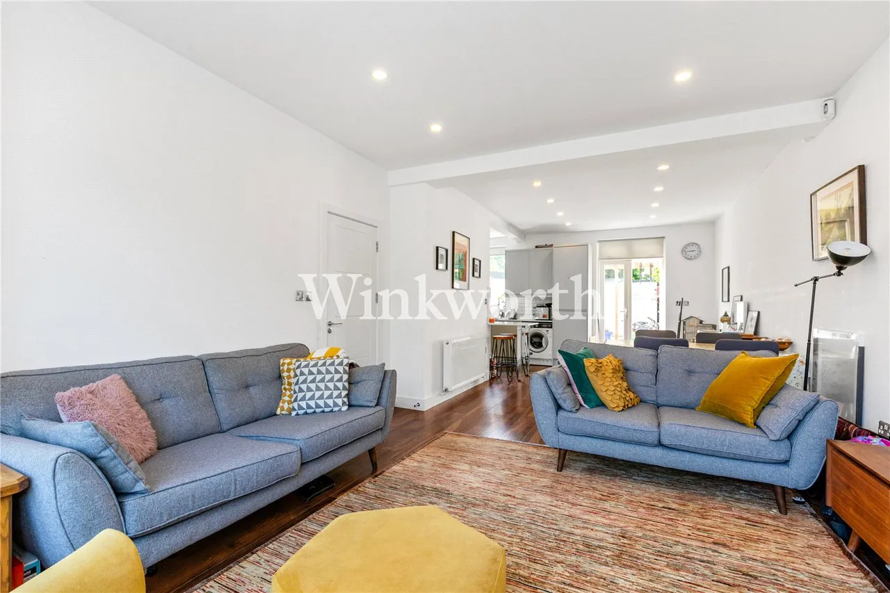 Lynbridge Gardens, London, N13, photo 7