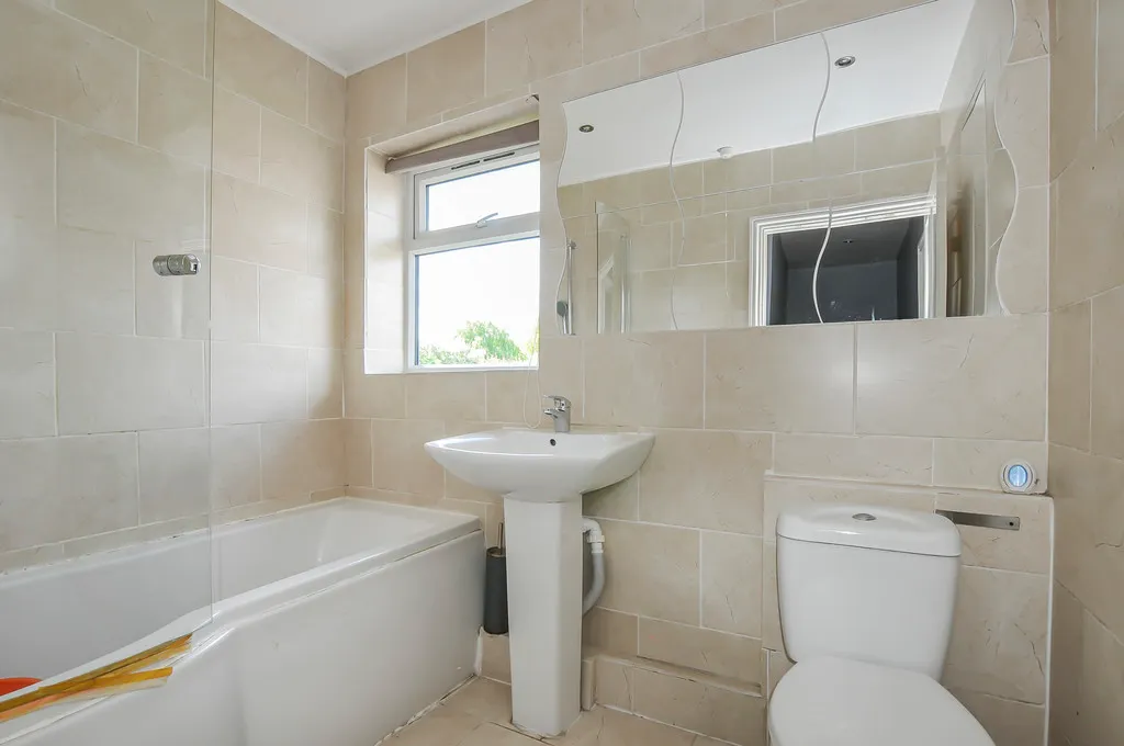 Lynhurst Crescent, Hillingdon, UB10, photo 5