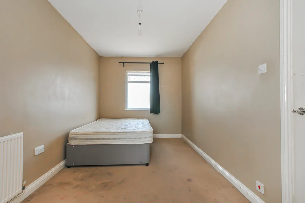Lynhurst Crescent, Hillingdon, UB10, photo 13