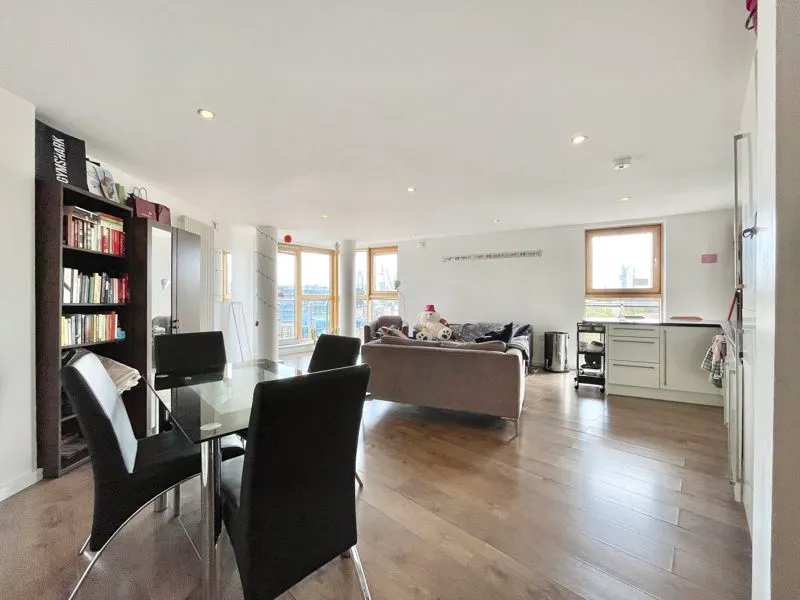 3 bed property to rent — Borough Road, London SE1 0AJ