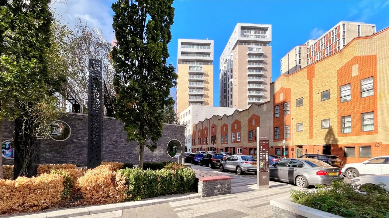 Commercial Road, Whitechapel, E1, photo 14