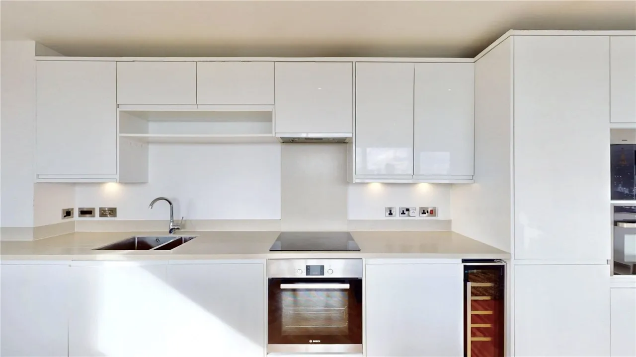 Commercial Road, Whitechapel, E1, photo 8