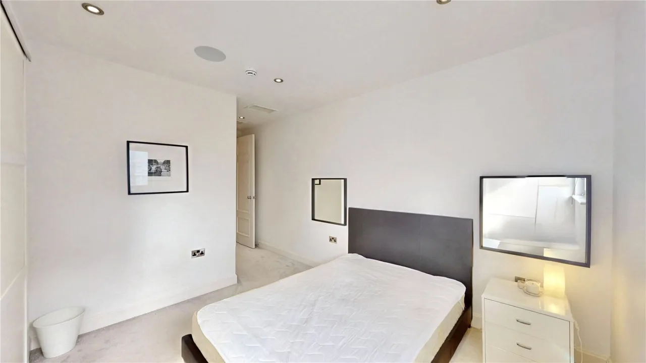 Commercial Road, Whitechapel, E1, photo 6