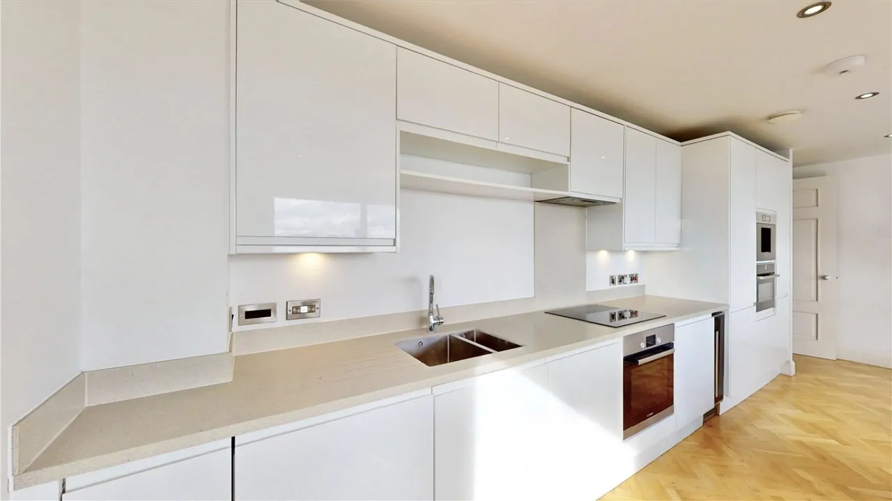 Commercial Road, Whitechapel, E1, photo 9