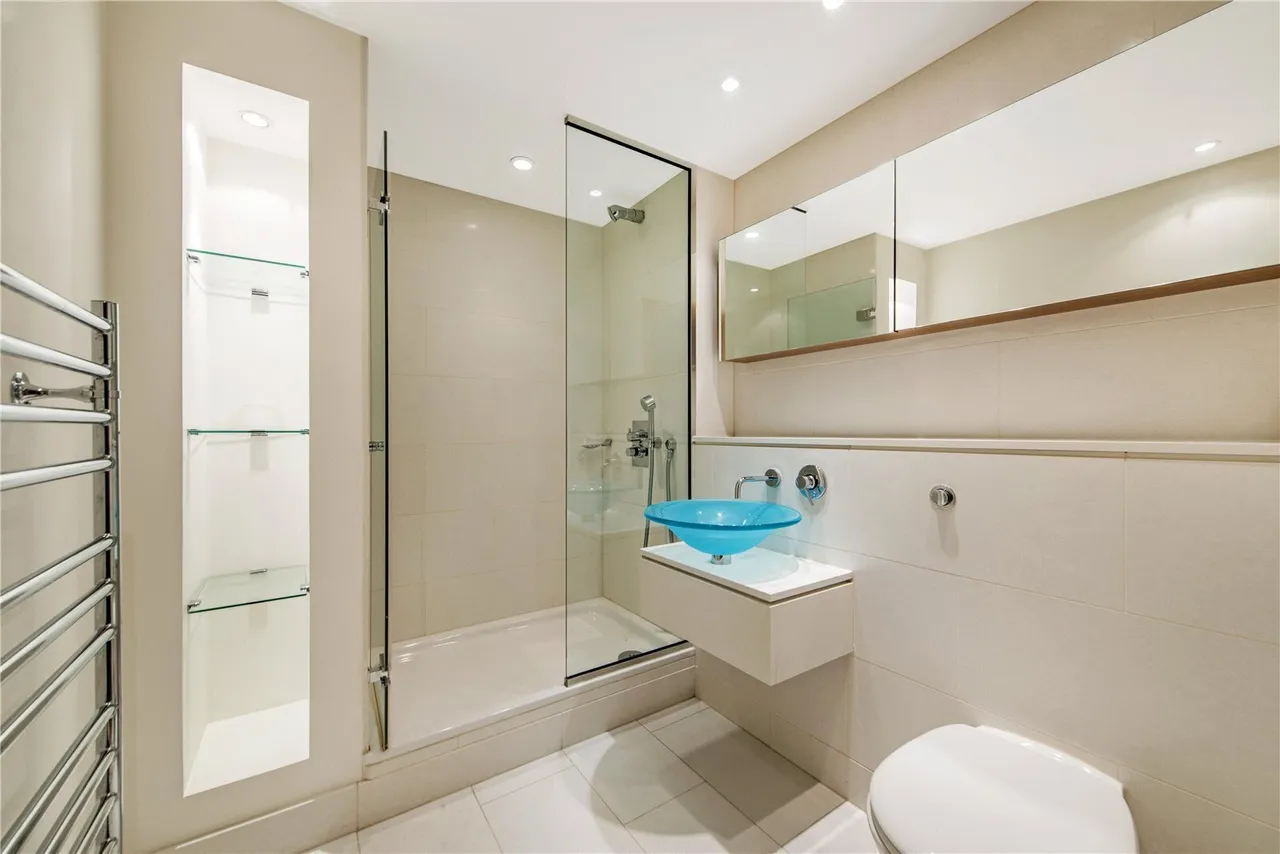 Hertsmere Road, London, E14, photo 4
