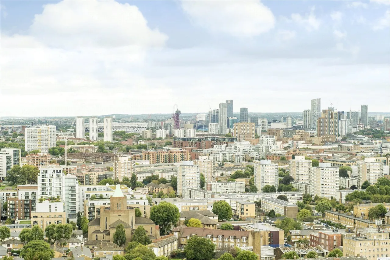 Hertsmere Road, London, E14, photo 3