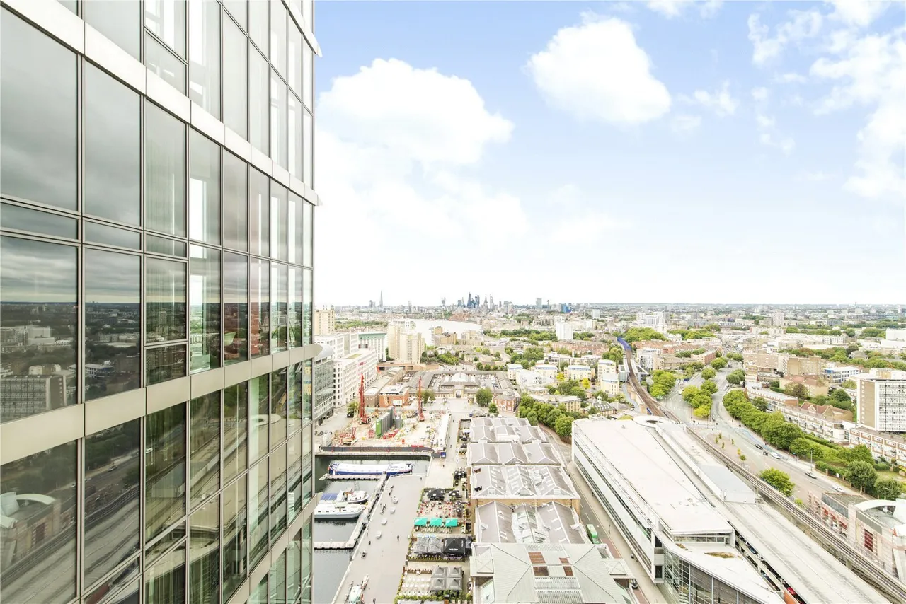 Hertsmere Road, London, E14, photo 9