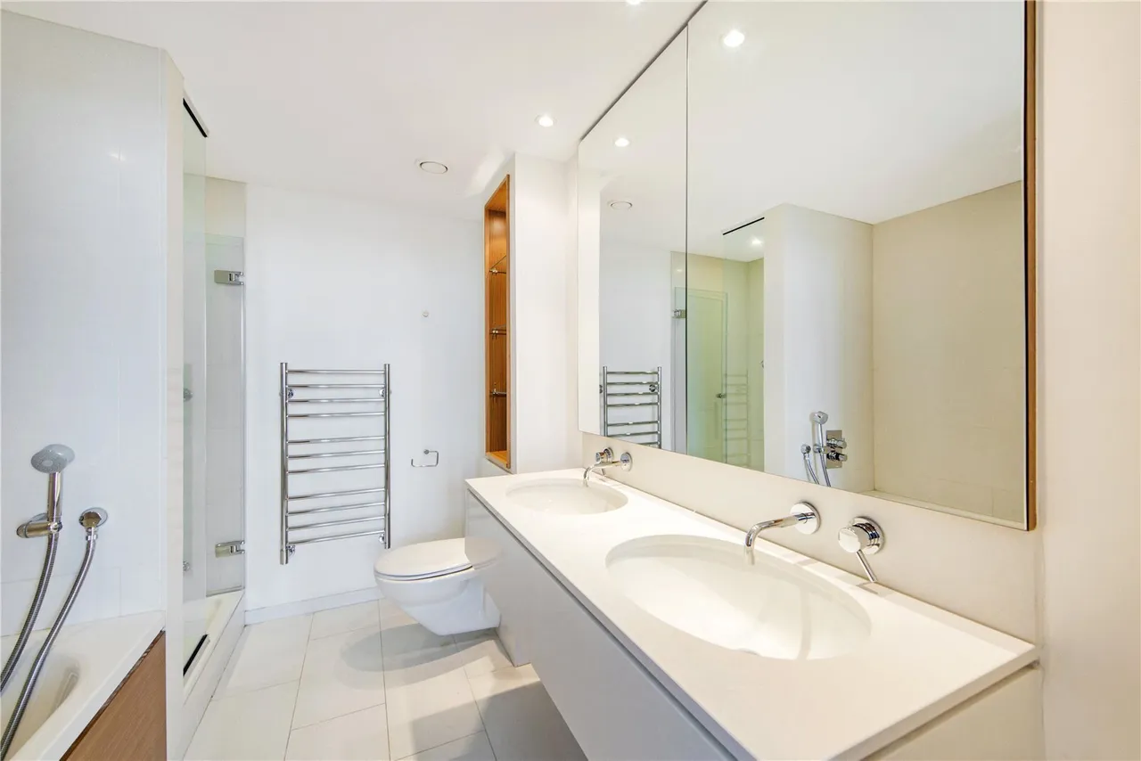Hertsmere Road, London, E14, photo 5
