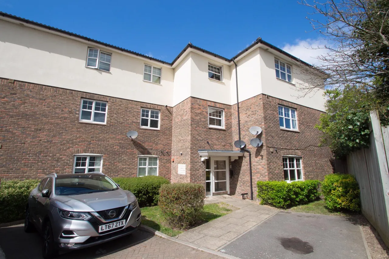 Newbury Close, Dartford, Kent, DA2, photo 7