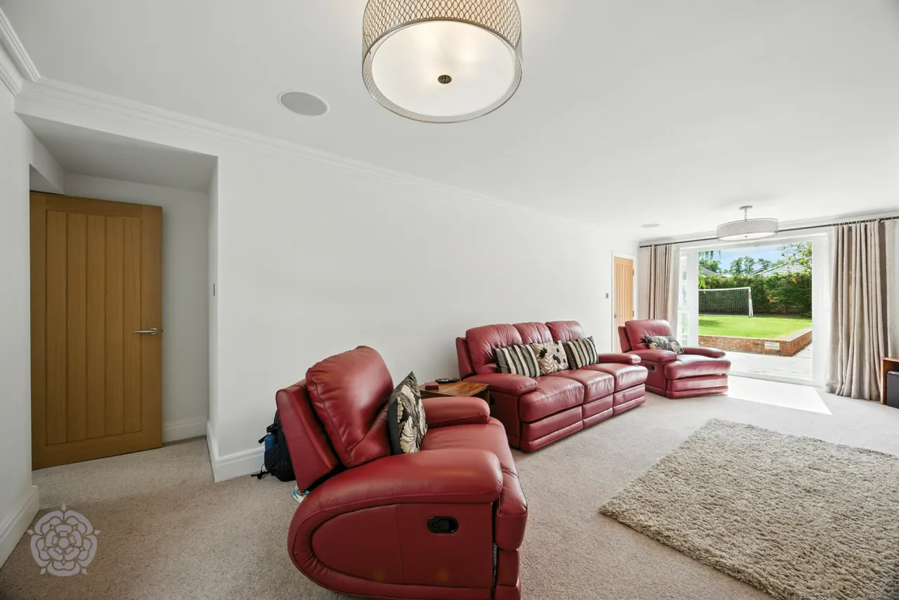 Twiss Green Lane, Culcheth, Warrington, WA3 4BZ, photo 5