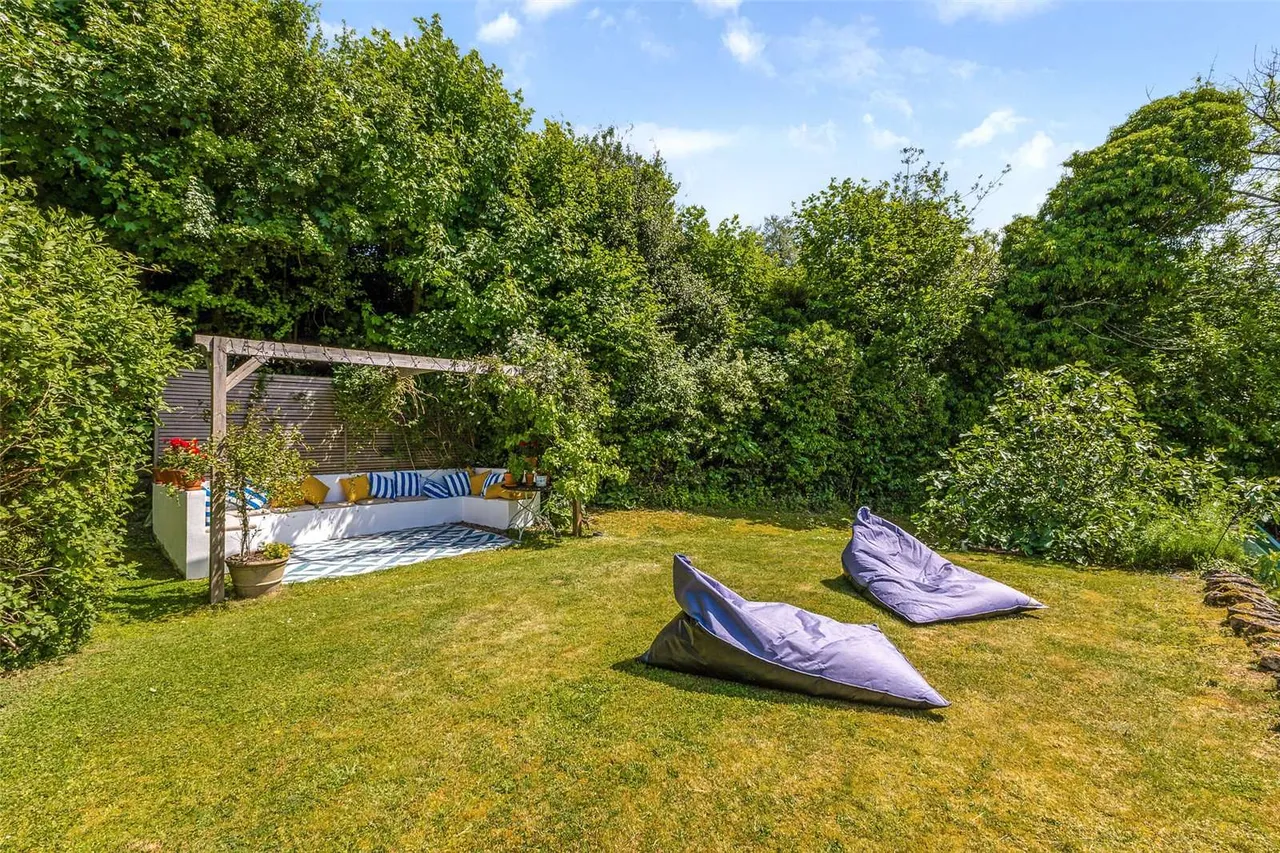Greenacres Lane, Penn, HP10, photo 15