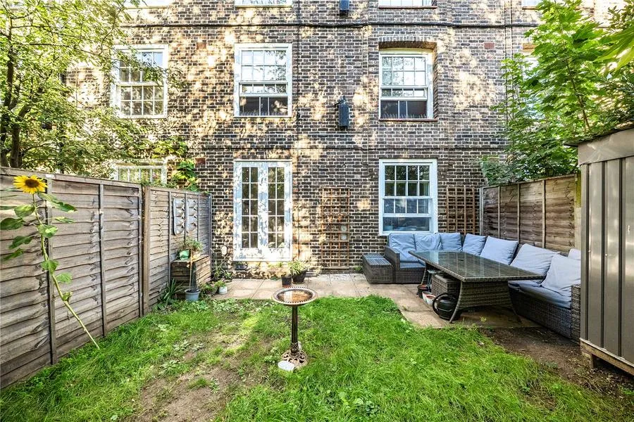 Macaulay Square, London, SW4, photo 8