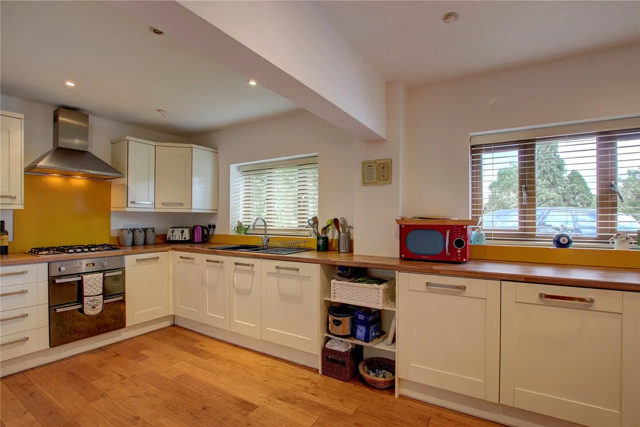 Littleheath Lane, Lickey End, Bromsgrove, Worcestershire, B60 1HU, photo 5