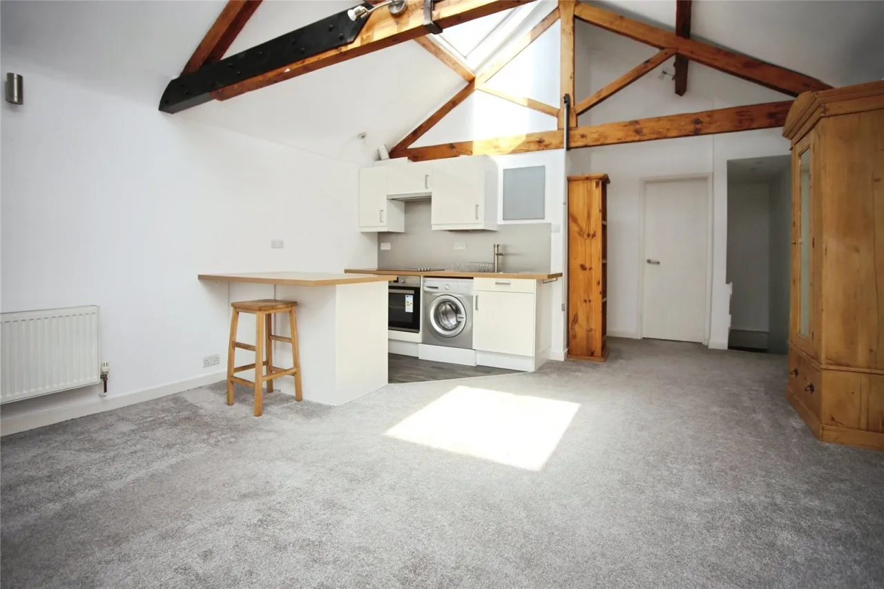 1 bed flat to rent, Lansdown Crescent Lane, Cheltenham, GL50