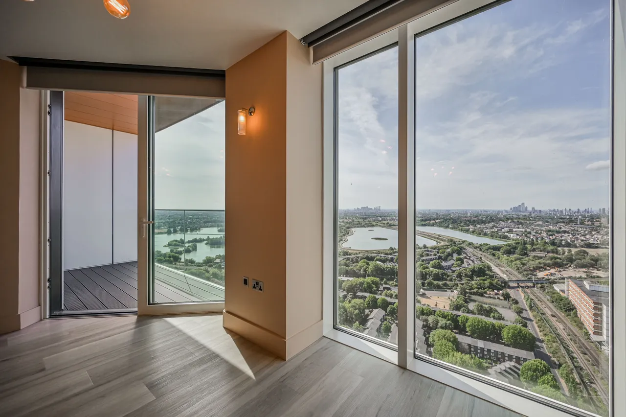 2 bed flat for sale, London, N17
