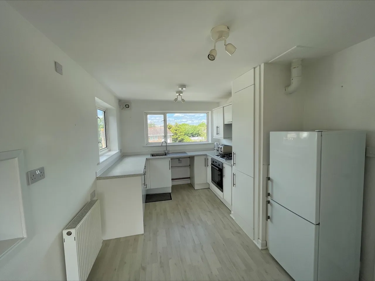 Exeter Court, Highcliffe, BH23, photo 2