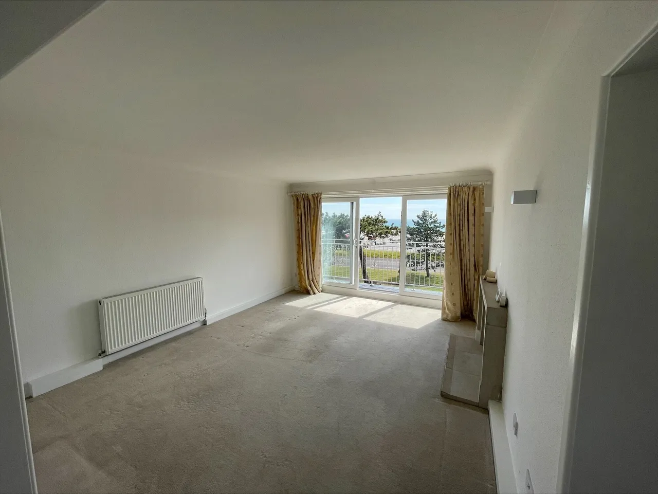 Exeter Court, Highcliffe, BH23, photo 3