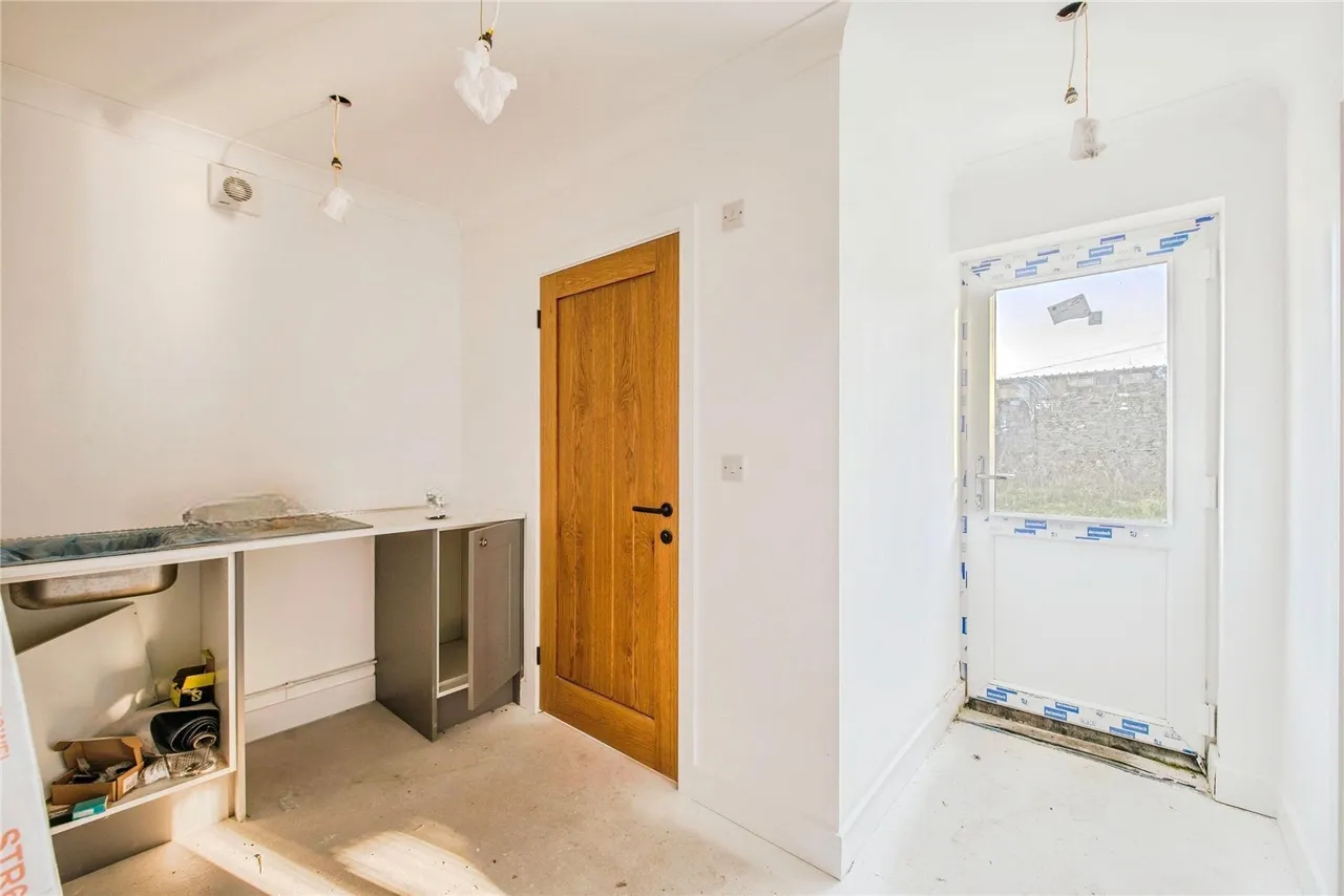 Barn Hill Lane, New Inn, SA39, photo 6