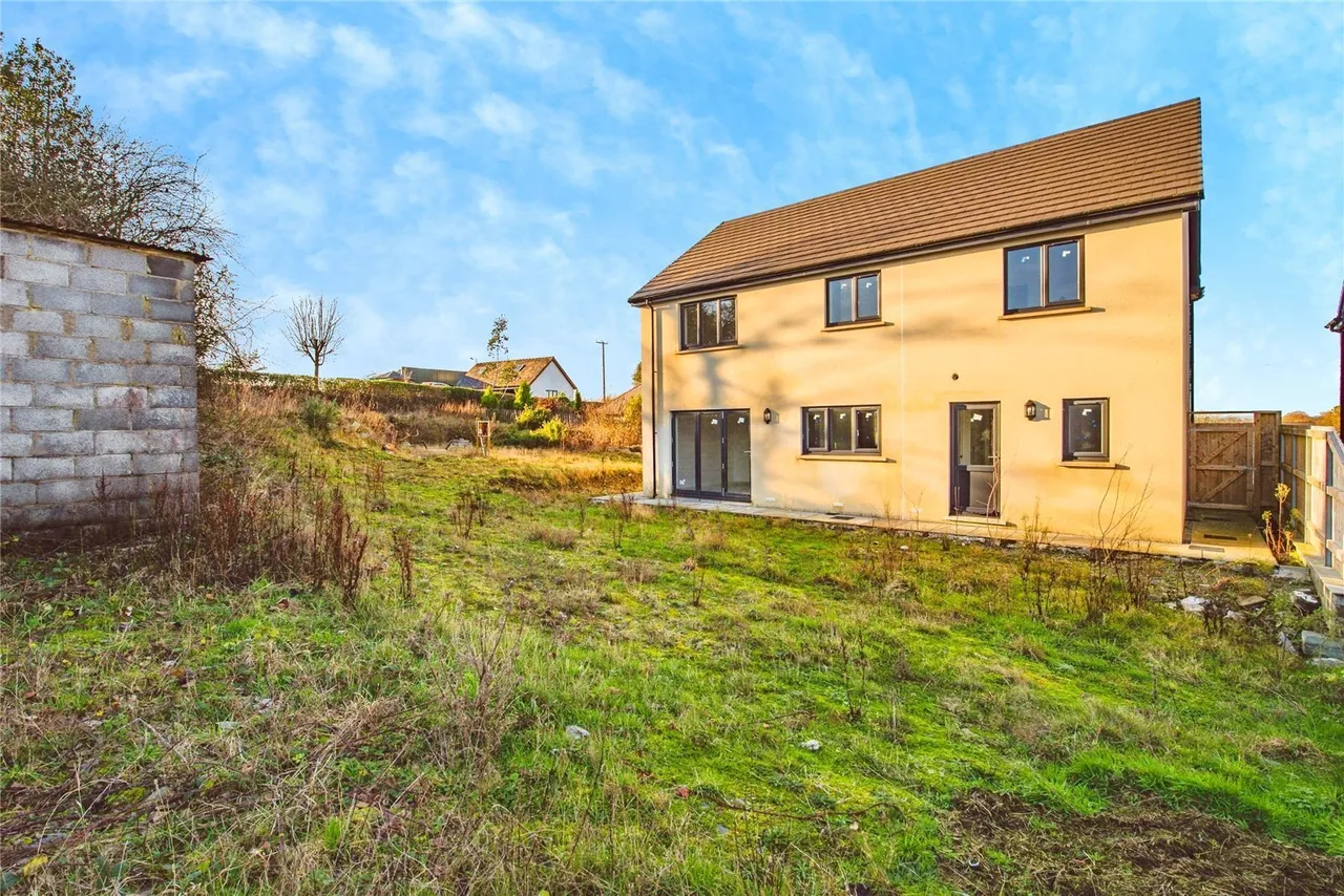 Barn Hill Lane, New Inn, SA39, photo 17