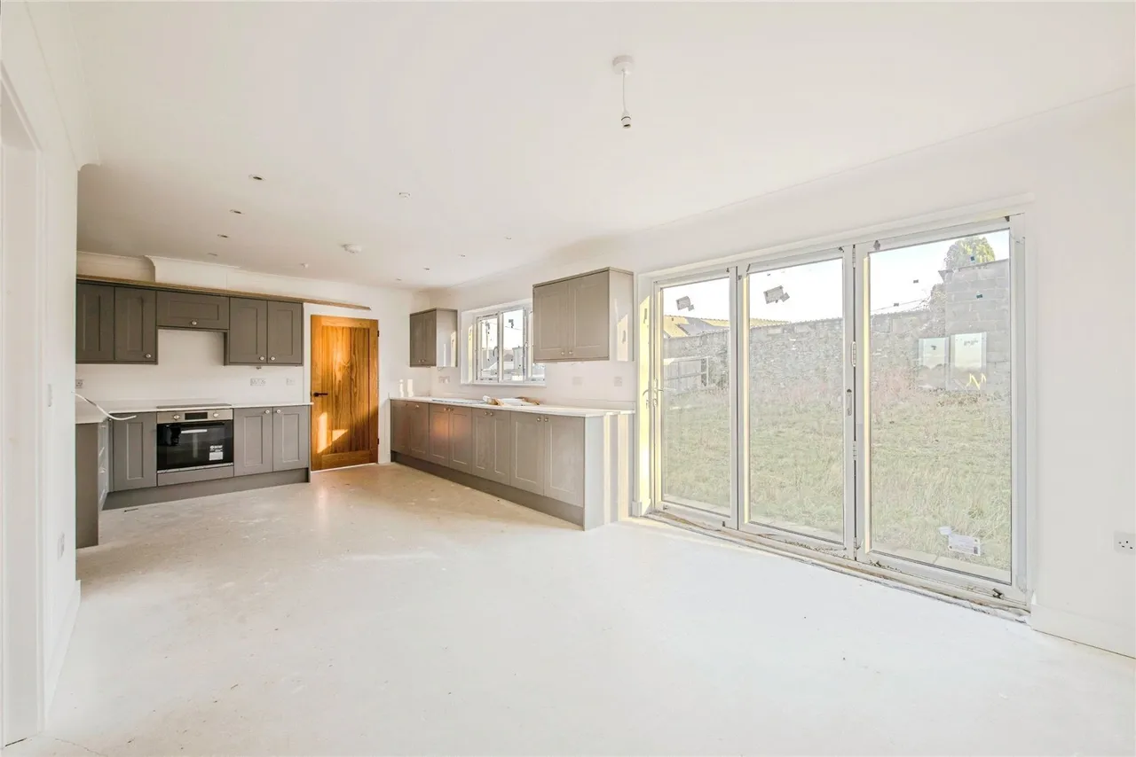 Barn Hill Lane, New Inn, SA39, photo 5