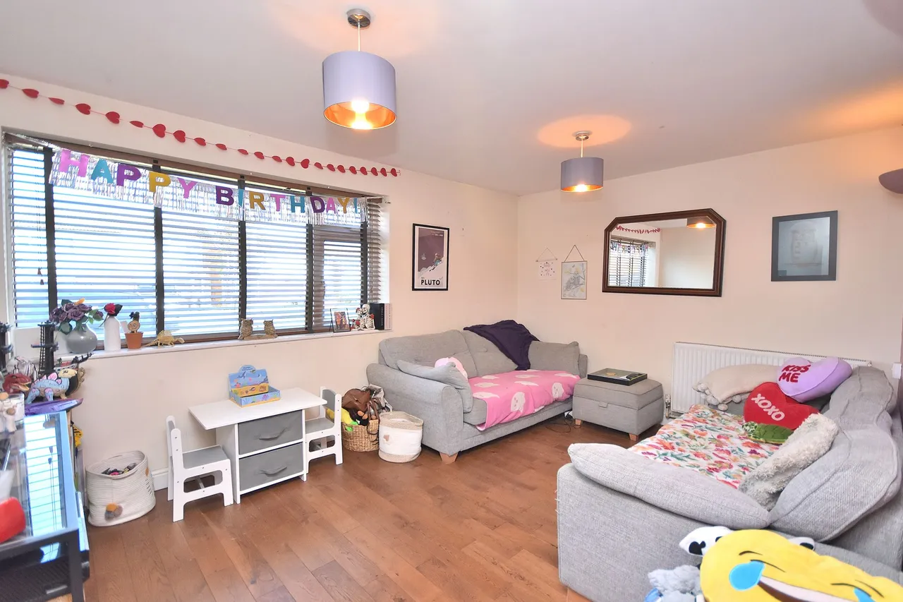 Franciscan Close, Rushden, NN10, photo 5