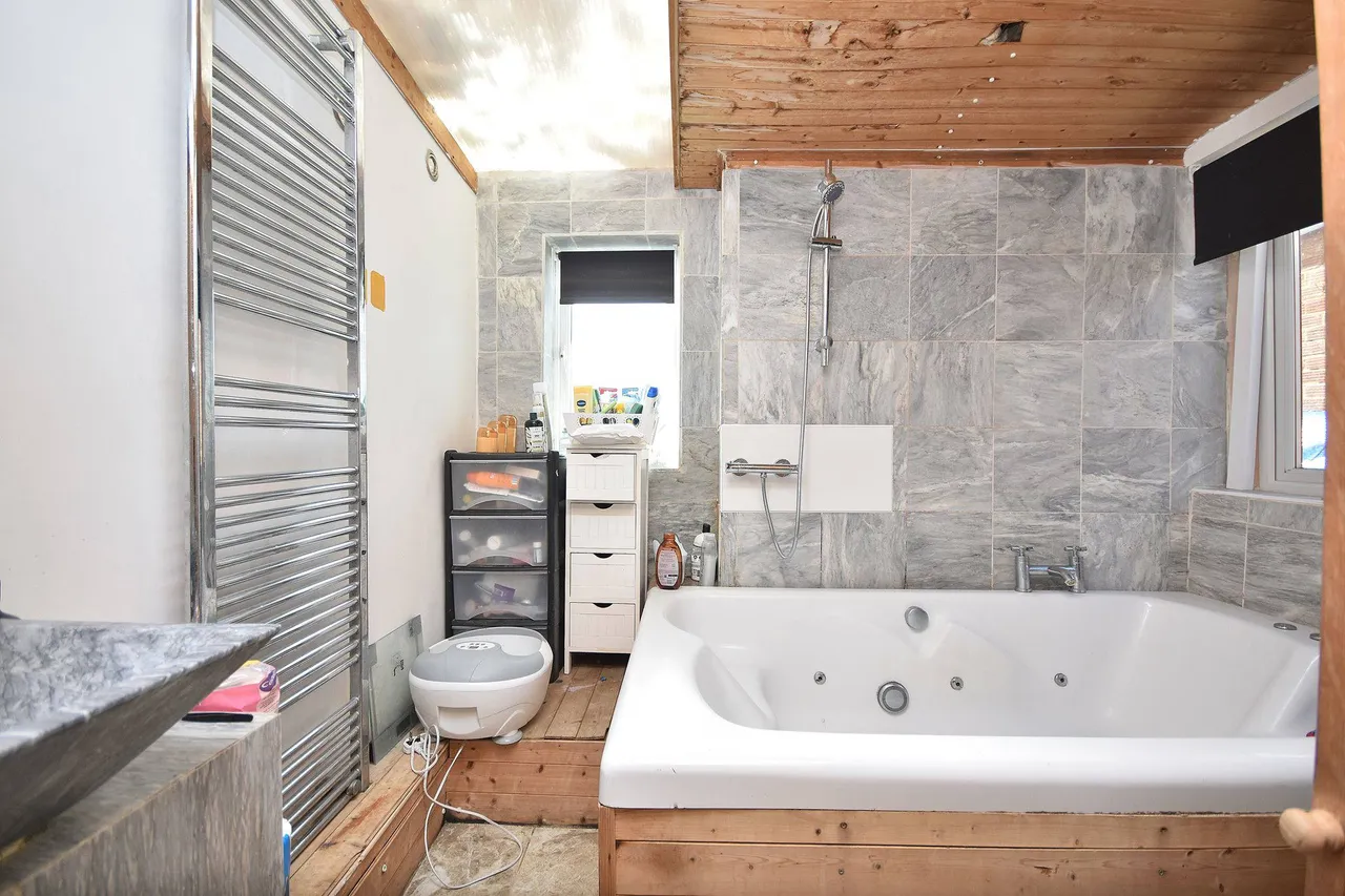Franciscan Close, Rushden, NN10, photo 9
