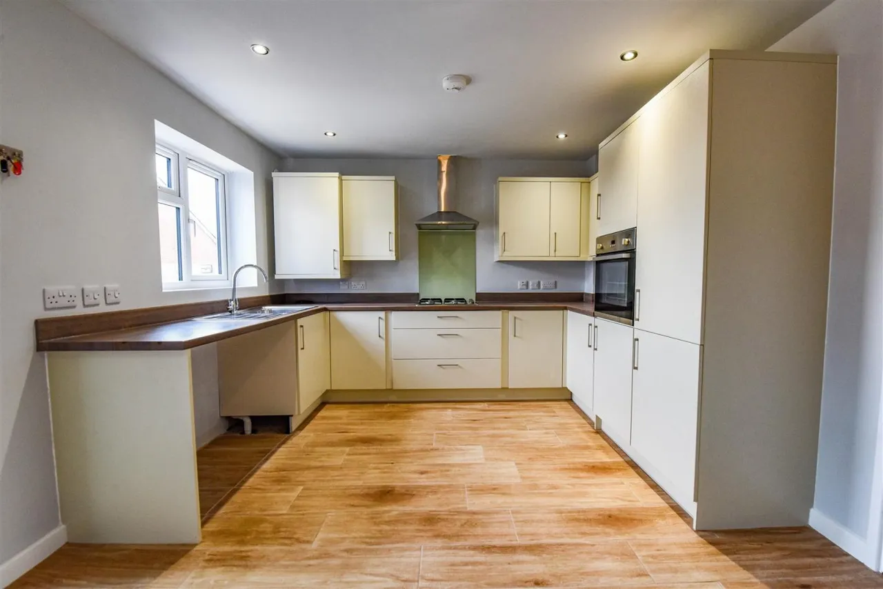 Gloucester Road, Newtown, GL13, photo 7